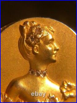 18k gold antique brooch art nouveau sculpture lady profile goddess flower medal