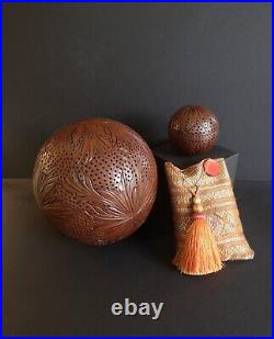 2 Boules d'ambre Diffuseurs de parfums / 2 amber balls 7.5 cm 11 cm