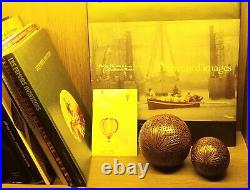 3 boules d'ambre / Set of 3 amber balls. Diameters 7.5 cm 8.5 cm 10.9 cm