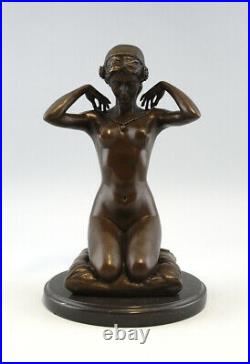 9937122-dss Bronze Sculpture Figurine Féminin Nu sur Coussin Art Nouveau 28x19cm