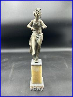 Ancienne Sculpture Femme Art Nouveau Hauteur 38 Cm