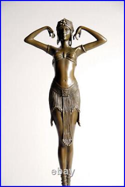 Art Nouveau. Belle sculpture en bronze- signée D. H. Chiparus