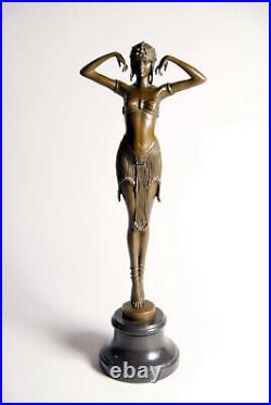 Art Nouveau. Belle sculpture en bronze- signée D. H. Chiparus