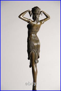 Art Nouveau. Belle sculpture en bronze- signée D. H. Chiparus