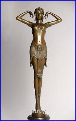 Art Nouveau. Belle sculpture en bronze- signée D. H. Chiparus