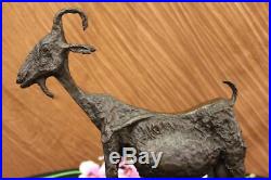 Artisanal Bronze Sculpture Chèvre Mascotte Signé Picasso Européen Fabriqué Art