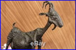 Artisanal Bronze Sculpture Chèvre Mascotte Signé Picasso Européen Fabriqué Art