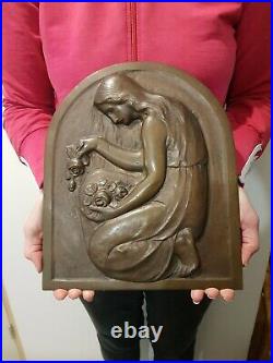 Bas relief plaque BRONZE LA FEMME AU BOUQUET DE ROSES BRONZE art nouveau