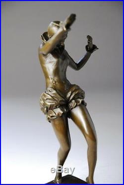 Belle sculpture Art Nouveau- danseuse signée Nick bronze