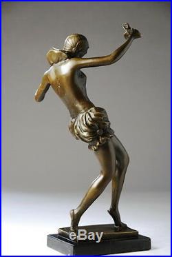 Belle sculpture Art Nouveau- danseuse signée Nick bronze