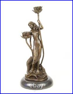 Bougeoir Figurant Art Nouveau En Bronze Sur Un Marbre Noir D'apres Milo