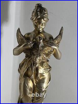 Bronze doré jeune fille à l'oiseau Époque art nouveau