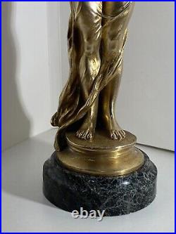 Bronze doré jeune fille à l'oiseau Époque art nouveau