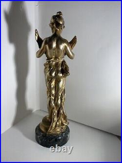 Bronze doré jeune fille à l'oiseau Époque art nouveau