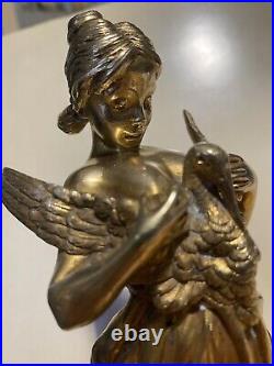 Bronze doré jeune fille à l'oiseau Époque art nouveau