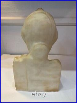 Ecole italienne 1900. Buste de femme Sculpture en albâtre. Art Nouveau