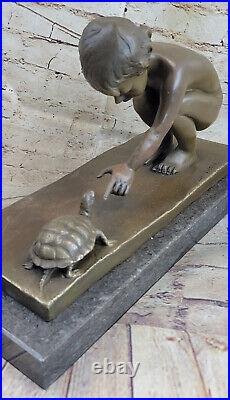 Européenne Art Nouveau Romain Bronze Statue De Fille Et Tortue Signée Vitaleh