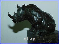 Figure de Bronze Rhinocéros J. B Deposee Garantie Paris, Signé Milo, Sculpture