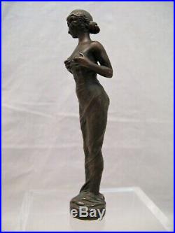 Petite sculpture de femme en bronze époque art nouveau début XX ème siècle