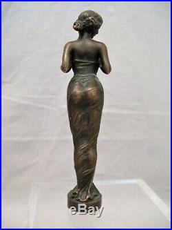 Petite sculpture de femme en bronze époque art nouveau début XX ème siècle