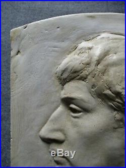Sculpture A FINOT portrait bas relief du sculpteur Mathias Schiff Ecole de Nancy