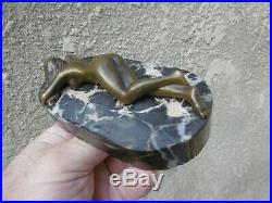 Sculpture bronze patiné époque art nouveau Femme nue allongéePresse-papiers