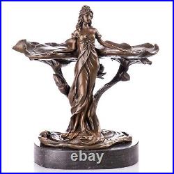 Sculpture de femme aux nénuphars en bronze Style Art Nouveau