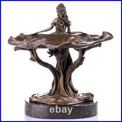 Sculpture de femme aux nénuphars en bronze Style Art Nouveau