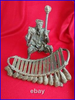 Sculpture en Bronze, Musicien Africain avec son Xylophone Ancien