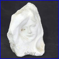 Sculpture en albâtre représentant un visage de jeune fille Art nouveau
