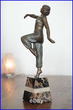 Sculpture en bronze Art Nouveau / Art Deco Signée Charles Muller