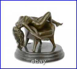 Sculpture en bronze femme sur fauteuil art nu érotique figure style antique