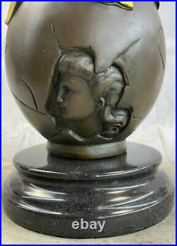 Signée Gallot Bronze Statue Art Déco Fille Avec / Fleur Style Nouveau Vase Main
