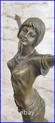 Signée Style Art Nouveau Danseur Avec Long Bronze Sculpture Statue
