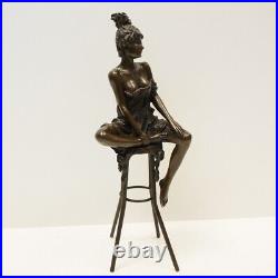 Statue Sculpture Demoiselle Sexy Style Art Deco Style Art Nouveau Bronze massif