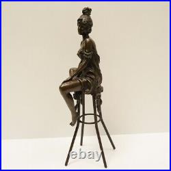 Statue Sculpture Demoiselle Sexy Style Art Deco Style Art Nouveau Bronze massif