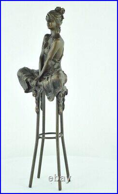 Statue Sculpture Demoiselle Sexy Style Art Deco Style Art Nouveau Bronze massif