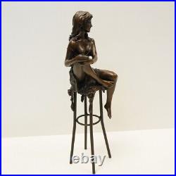 Statue Sculpture Demoiselle Sexy Style Art Deco Style Art Nouveau Bronze massif