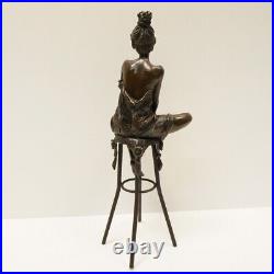 Statue Sculpture Demoiselle Sexy Style Art Deco Style Art Nouveau Bronze massif