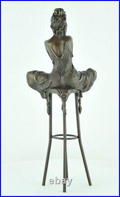 Statue Sculpture Demoiselle Sexy Style Art Deco Style Art Nouveau Bronze massif