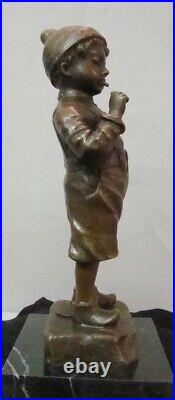 Statue Sculpture Garcon Fumeur Style Art Deco Style Art Nouveau Bronze massif Si