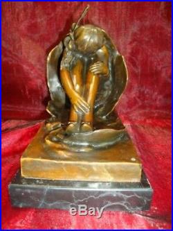 Statue Sculpture L'oeuf Mercure Style Art Deco Style Art Nouveau Bronze massif S