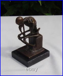 Statue Sculpture Le penseur Squelette Style Art Deco Style Art Nouveau Bronze ma