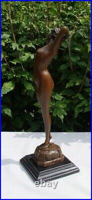 Statue Sculpture Le reveil Pin-up Sexy Nu Style Art Deco Style Art Nouveau Bronz