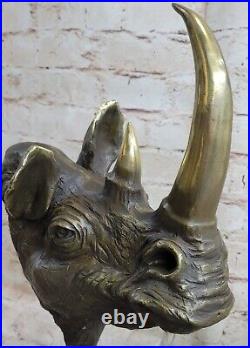Statue Sculpture Rhinocéros Faune Art Déco Style Art Nouveau Style Bronze Signée
