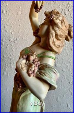 Style Art Nouveau Autrichien Porcelaine Femme Sculpture By Ernst Wahliss, 53.3cm