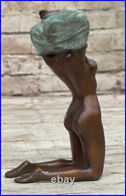 Style Art Nouveau Bronze D'Un Nu Jeune Fille Tenant Her Robe Par Artiste Milo