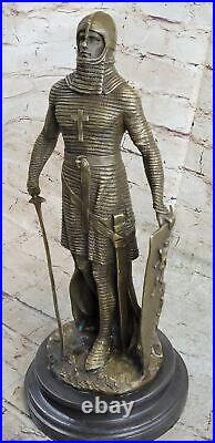Style Art Nouveau Bronze Sculpture De Un Knight En Armor H. 38 CM Main Figurine