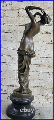 Style Art Nouveau Doré Bronze Sculpture De Un Jeune Fille Chair Aldo Vitaleh