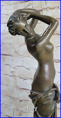 Style Art Nouveau Doré Bronze Sculpture De Un Jeune Fille Chair Aldo Vitaleh